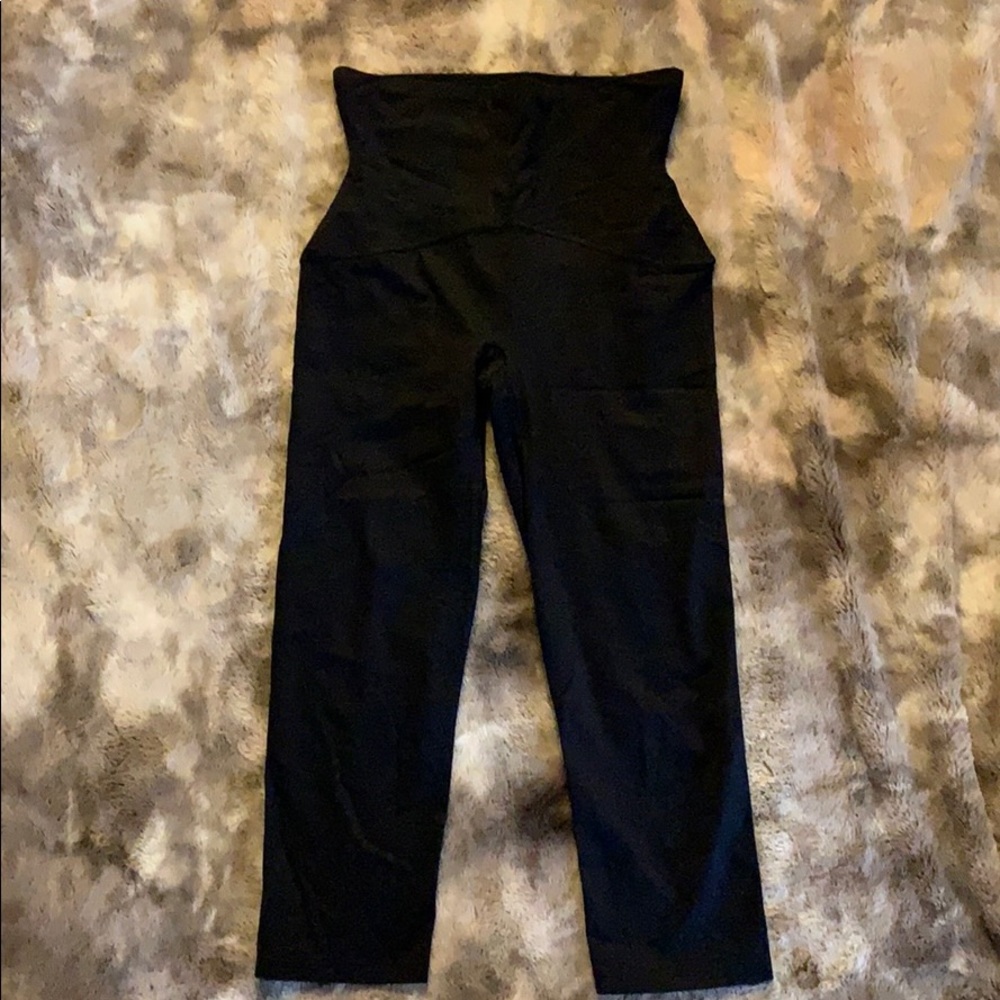 Spanx High Waisted Crop; sz MEDIUM